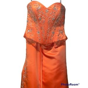 Tiffany Designs strapless gown size 6 homecoming prom evening gown